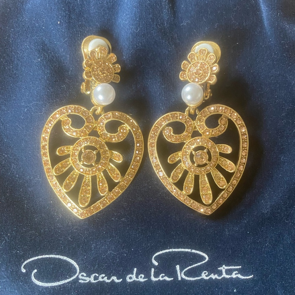 Oscar de la Renta Gold Filigree Heart Earrings